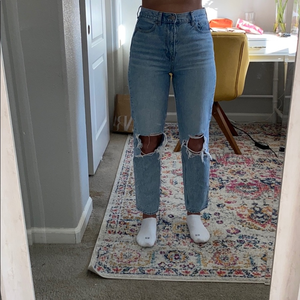 American Eagle Mom Jean